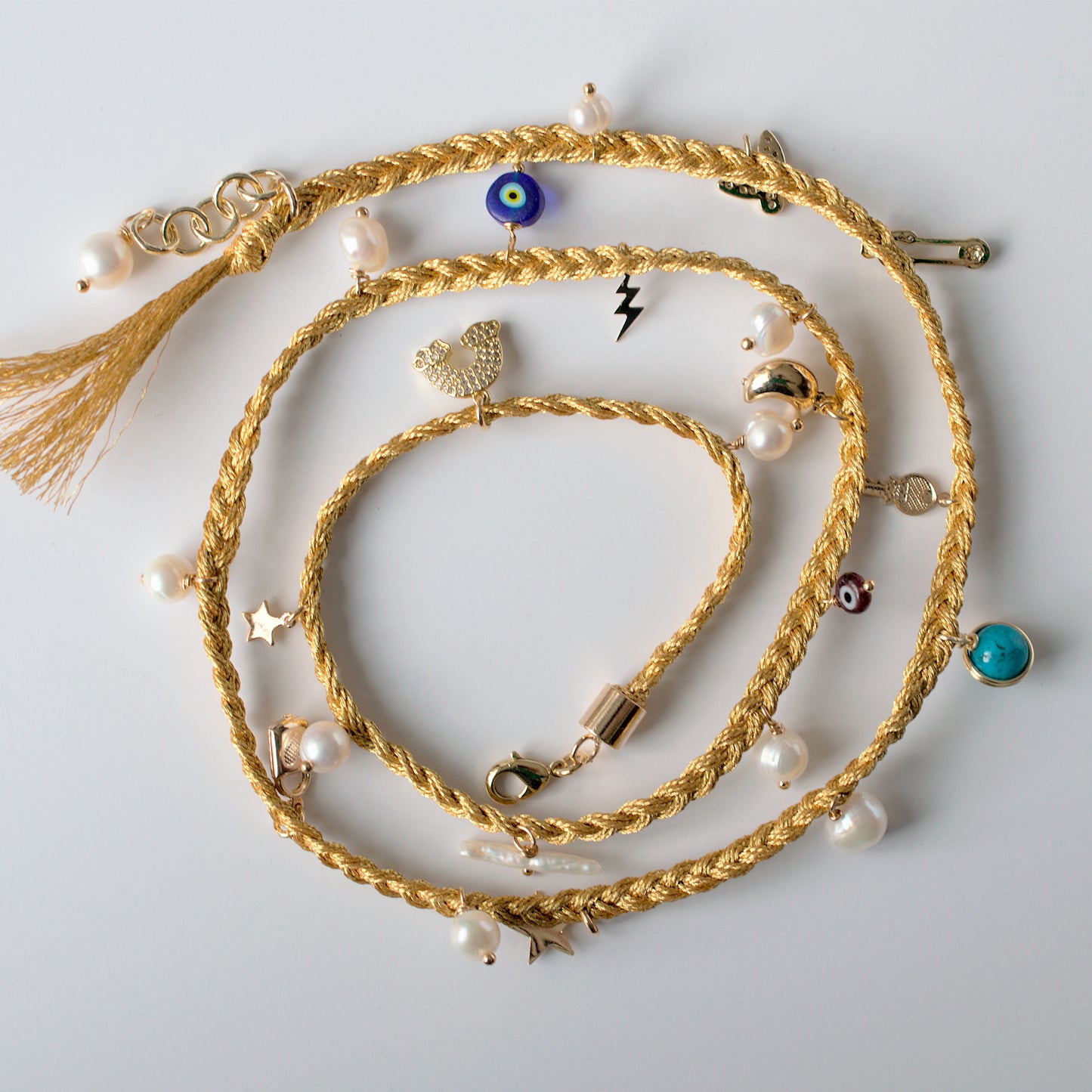 Pulsera Cordon Dorado con Charms