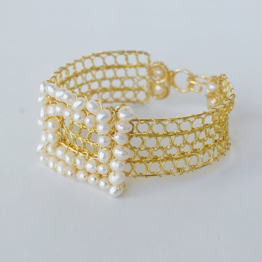 Brazalete Medallon de Perlas Cuadrado