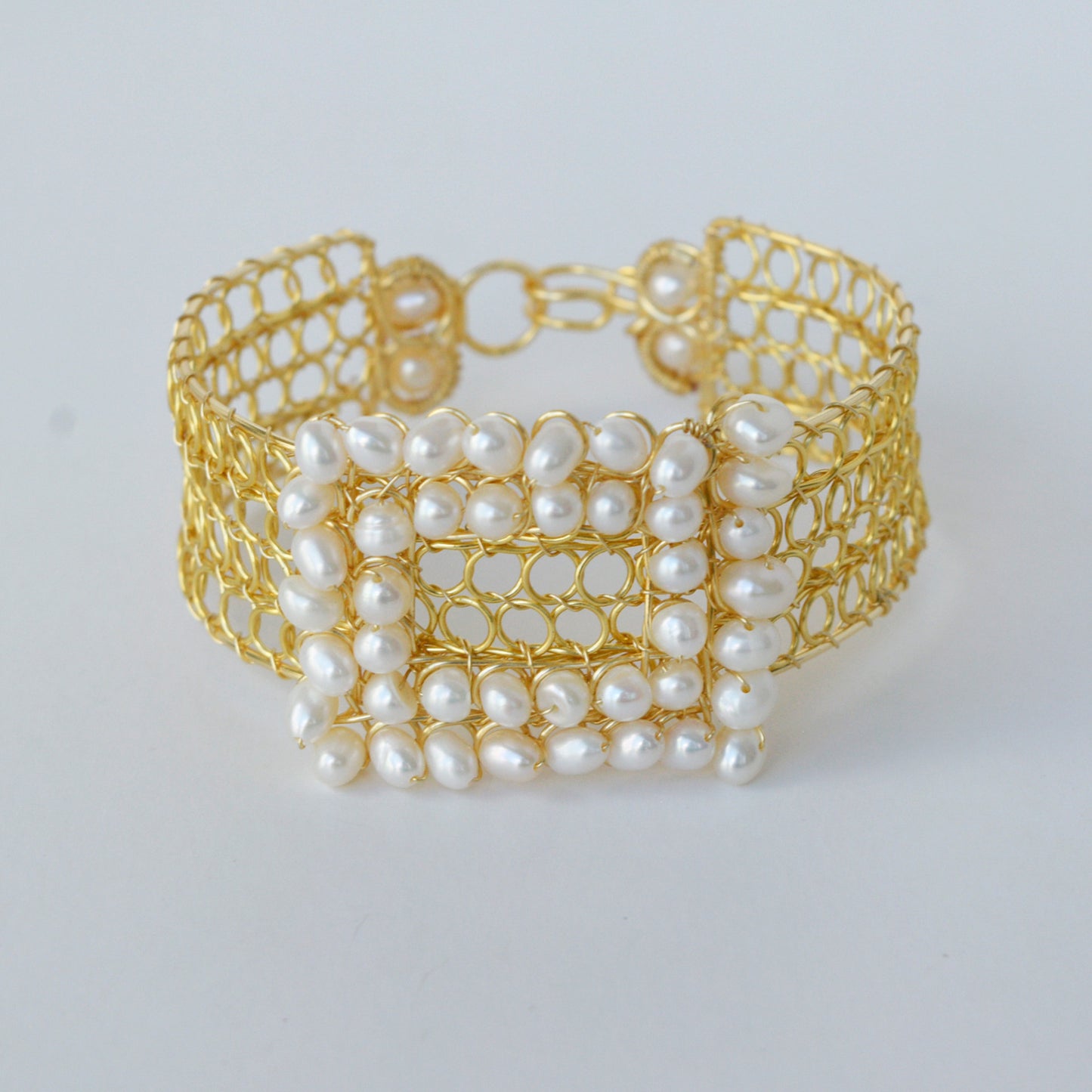 Brazalete Medallon de Perlas Cuadrado