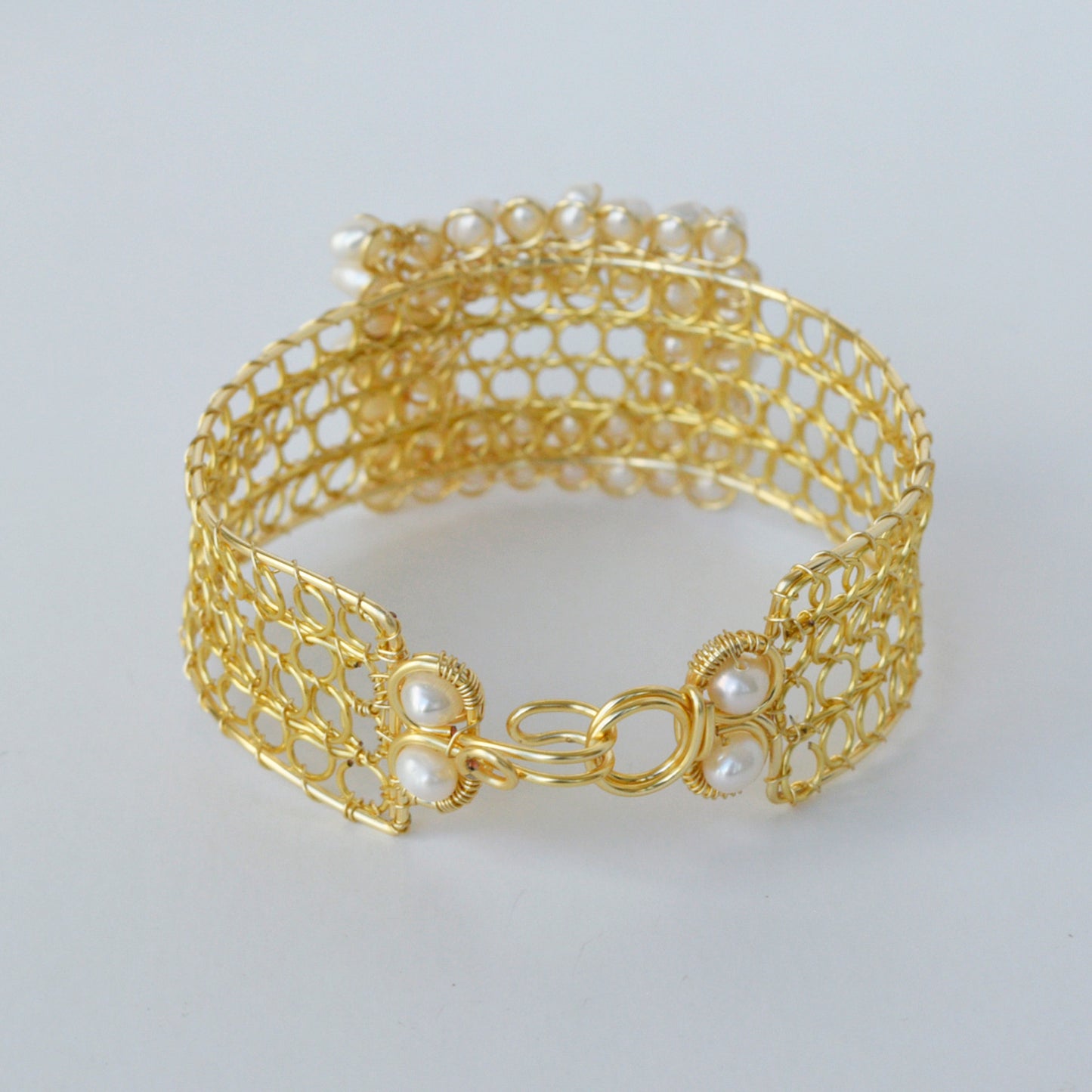 Brazalete Medallon de Perlas Cuadrado